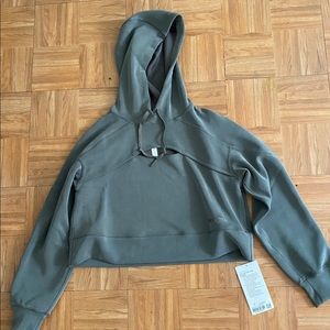 lululemon get centered crop hoodie